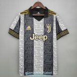 Camiseta Juventus Moschino Concept Design 2021/2022